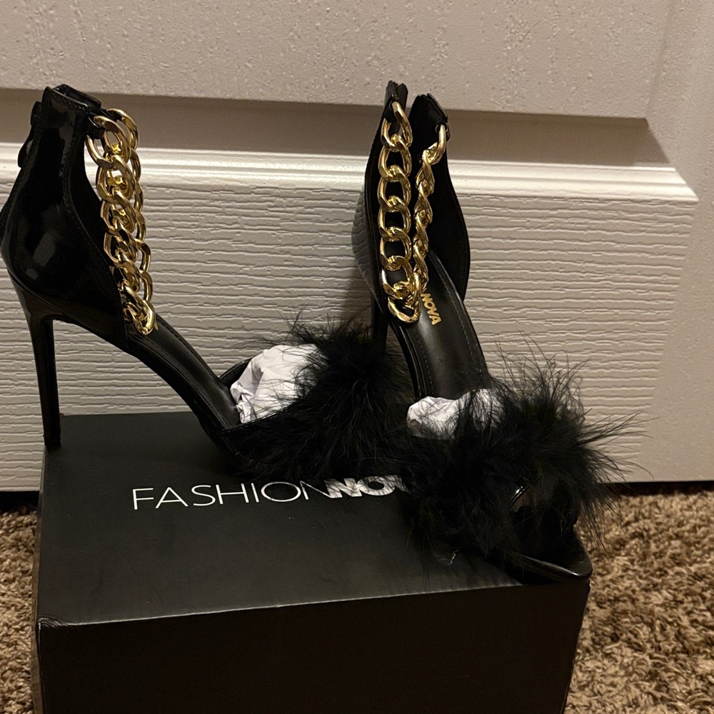 Fashion Nova Black Heels with Gold Chain and Feather Accent
